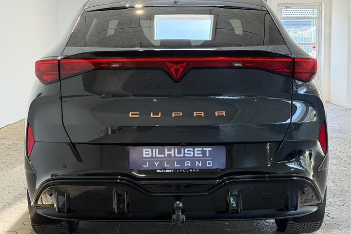 Grå Cupra Tavascan fra 2025