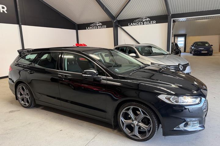 Sort Ford Mondeo fra 2015