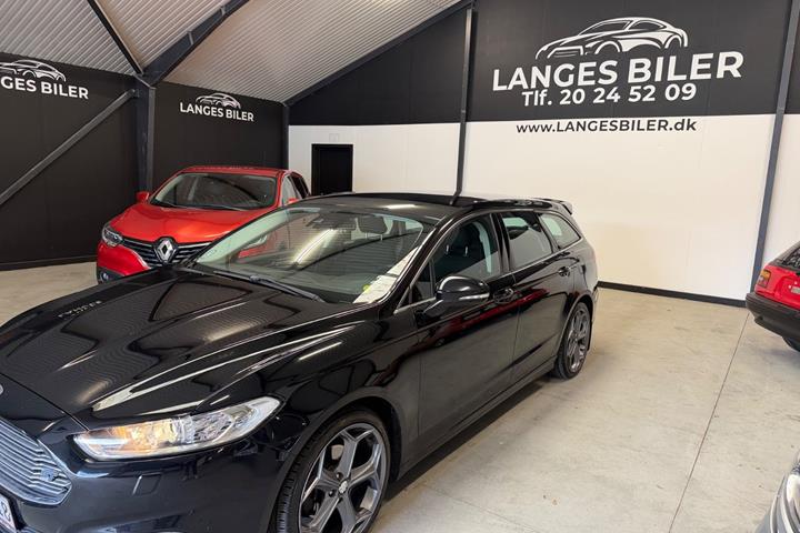 Sort Ford Mondeo fra 2015