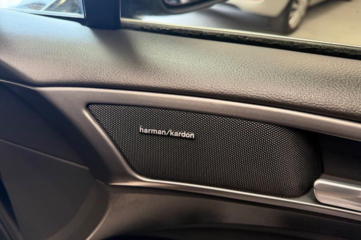 Sort Ford Mondeo fra 2015