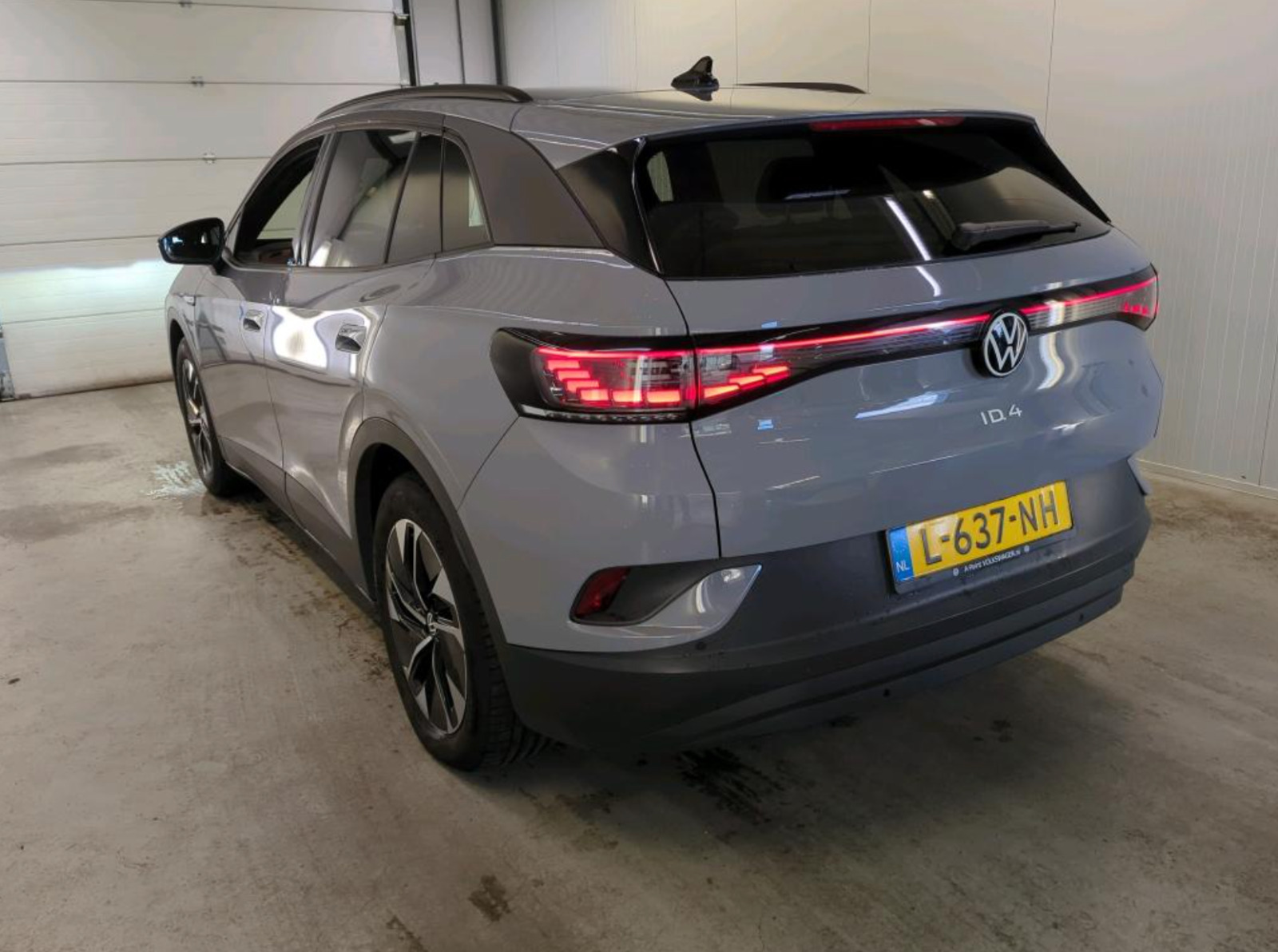 Grå VW ID.4 fra 2021