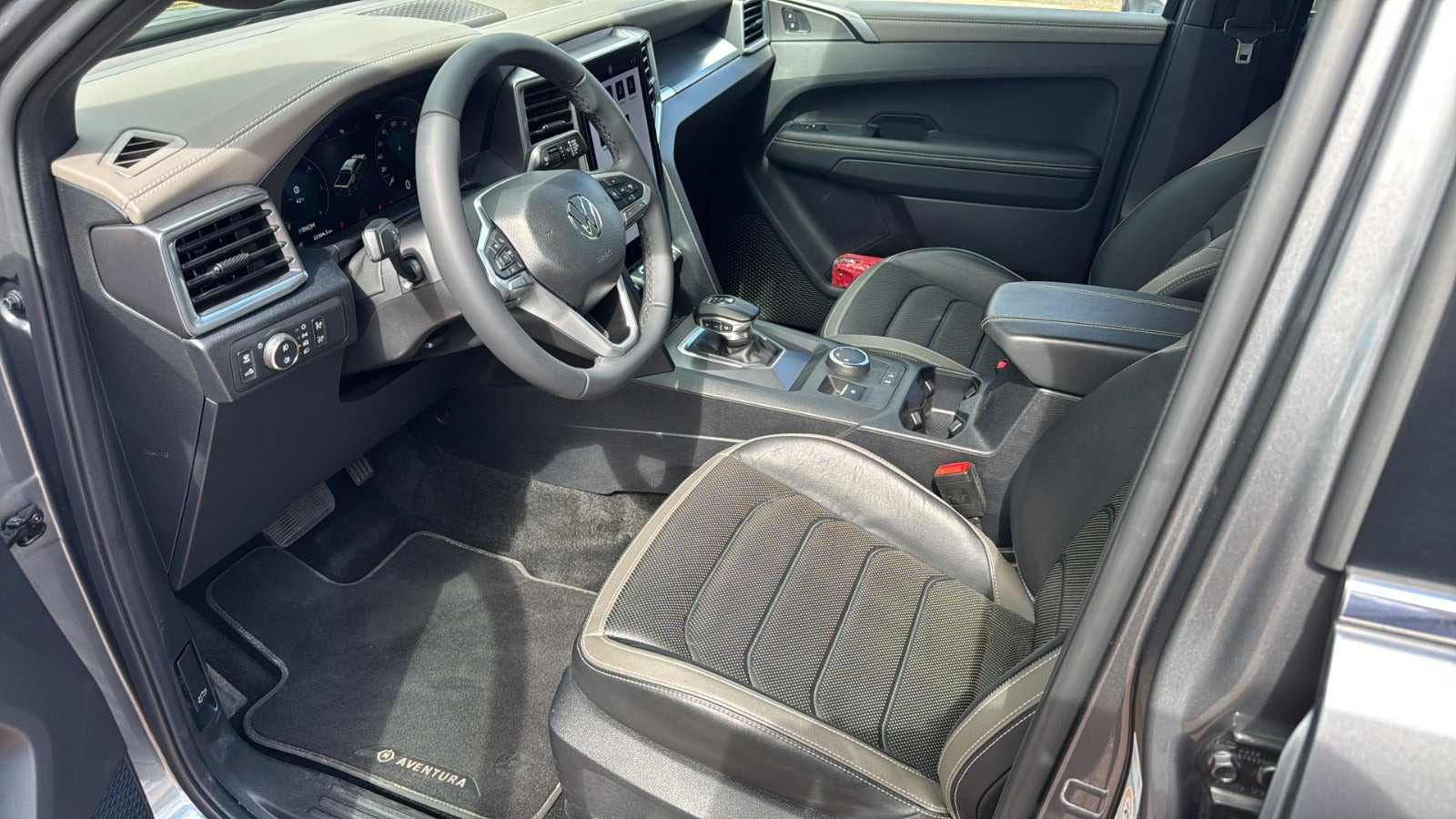 Grå VW Amarok fra 2025