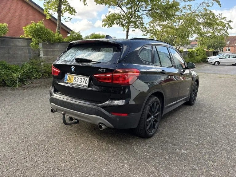 Sort BMW X1 fra 2016