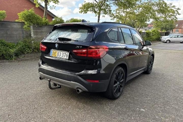 Sort BMW X1 fra 2016