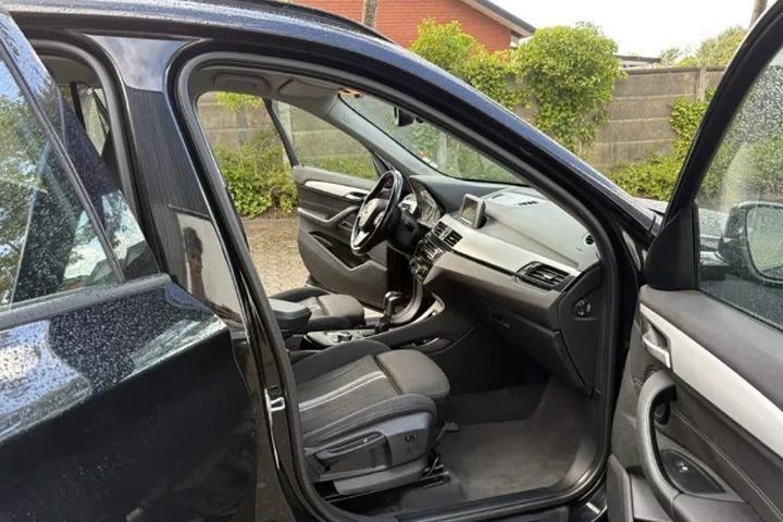 Sort BMW X1 fra 2016