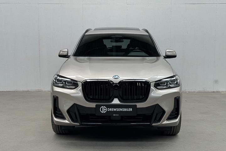 Orange BMW iX3 fra 2022