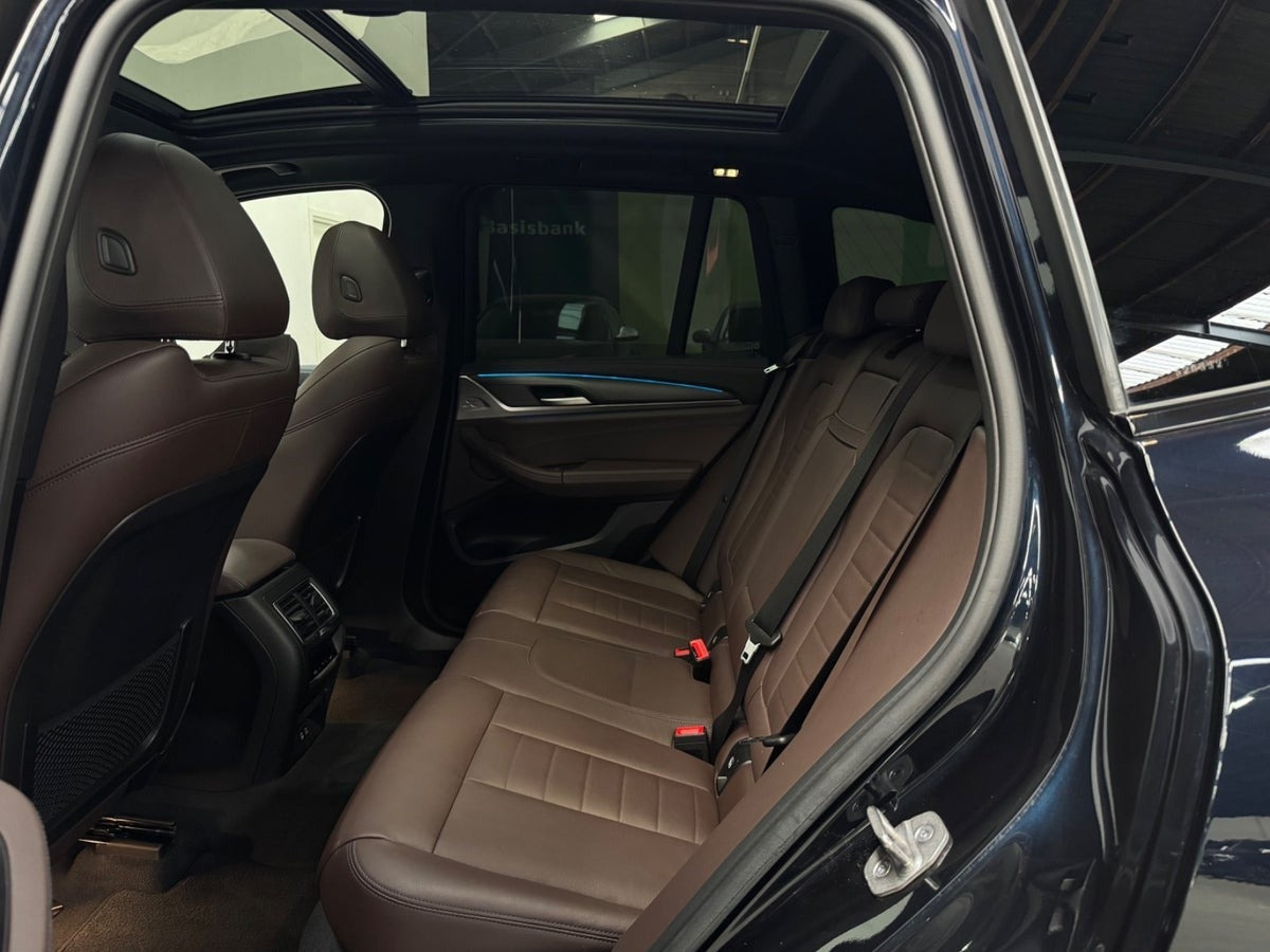 Sort BMW iX3 fra 2022