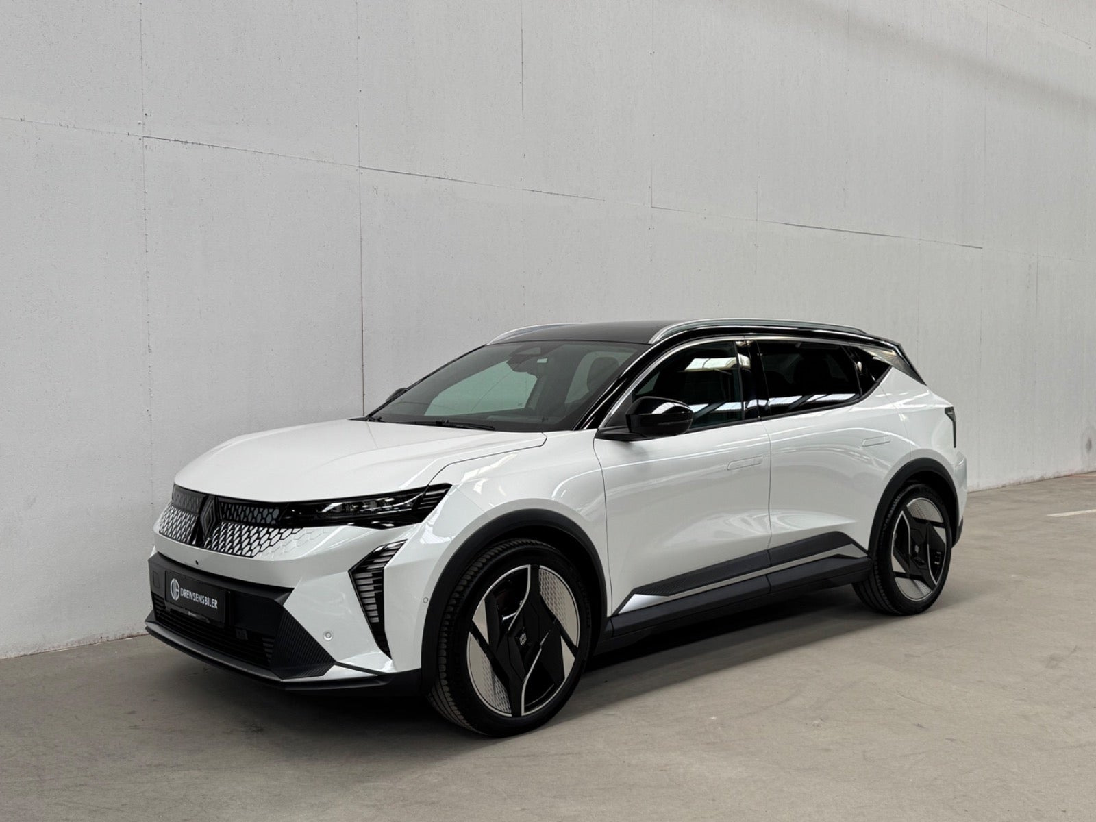 Hvid Renault Scenic E-Tech fra 2024