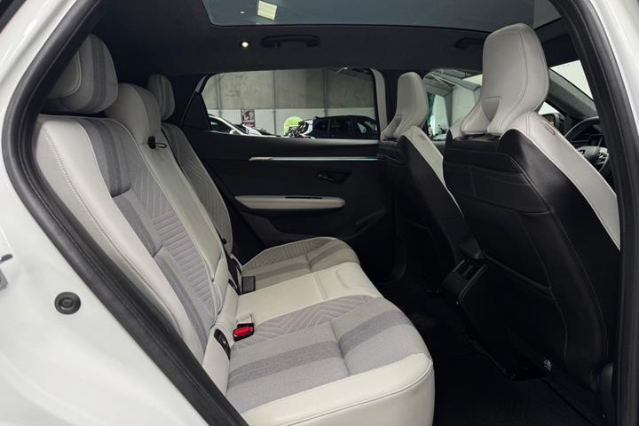 Hvid Renault Scenic E-Tech fra 2024