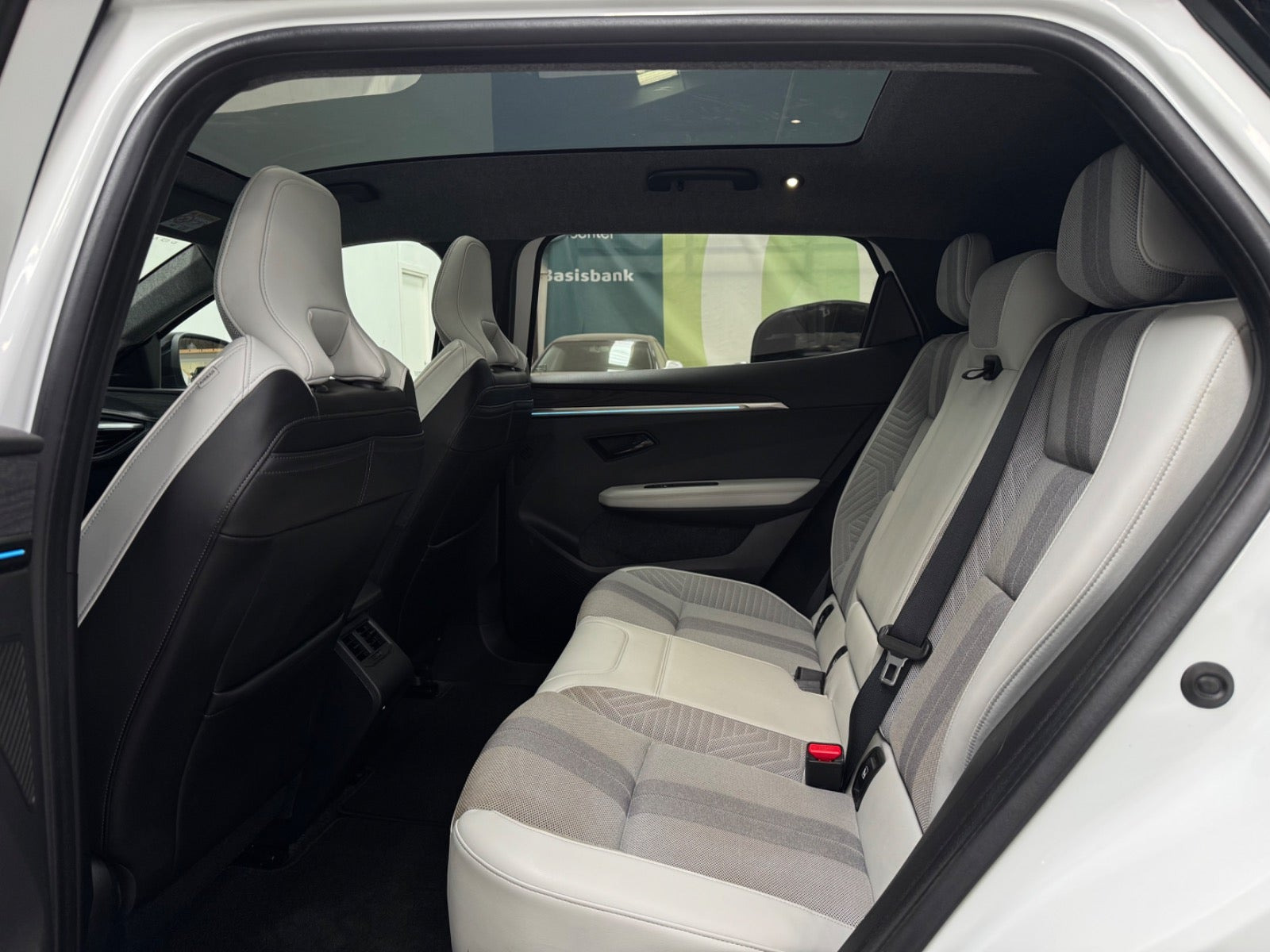 Hvid Renault Scenic E-Tech fra 2024
