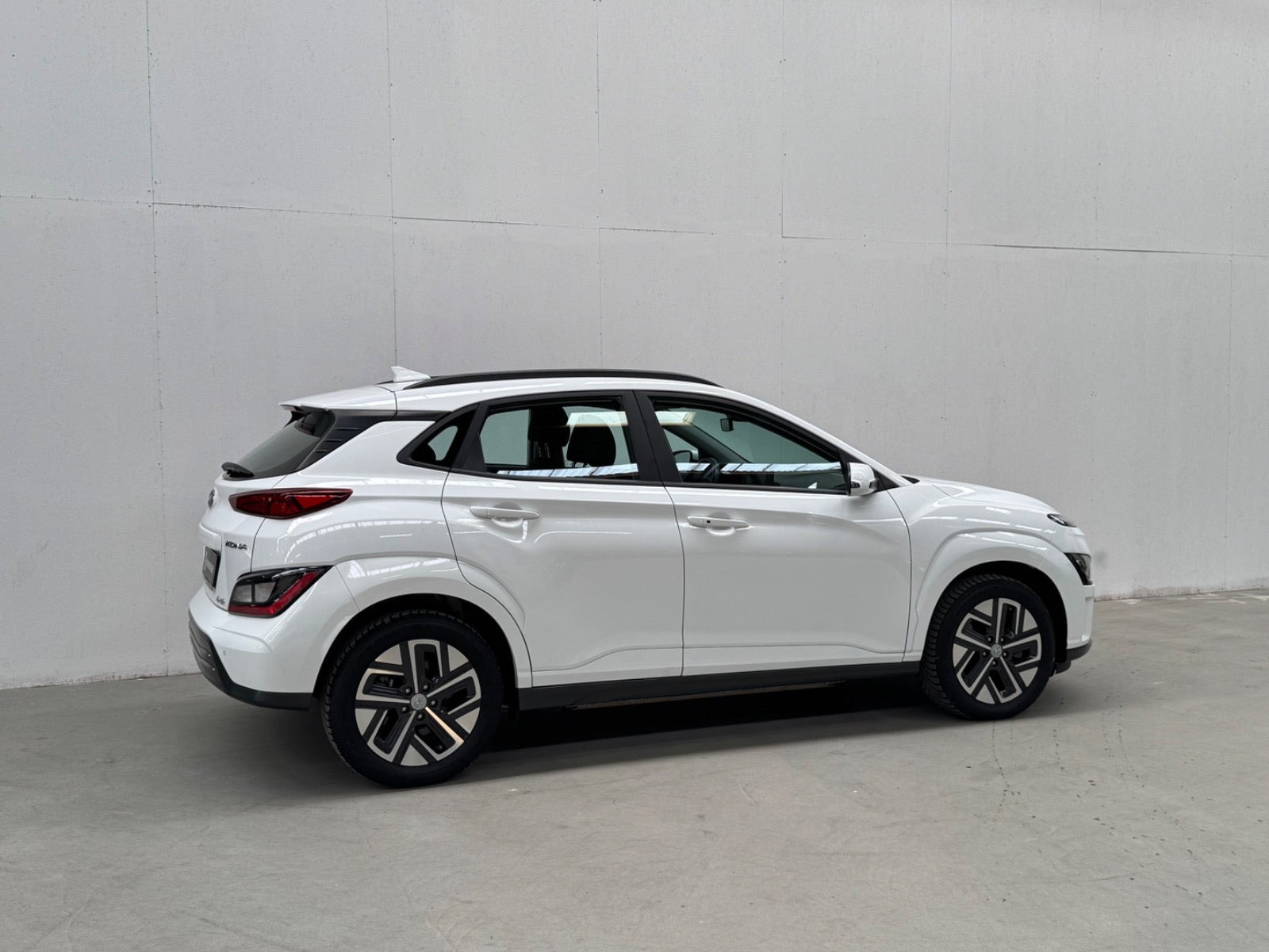 Hvid Hyundai Kona fra 2022