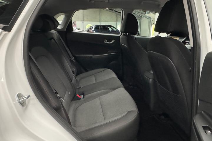 Hvid Hyundai Kona fra 2022