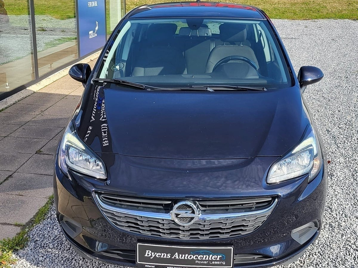 Sort Opel Corsa fra 2019