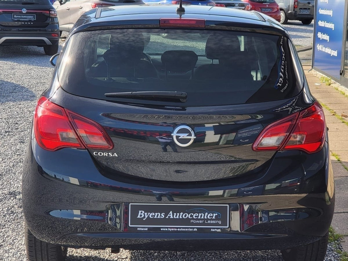Sort Opel Corsa fra 2019