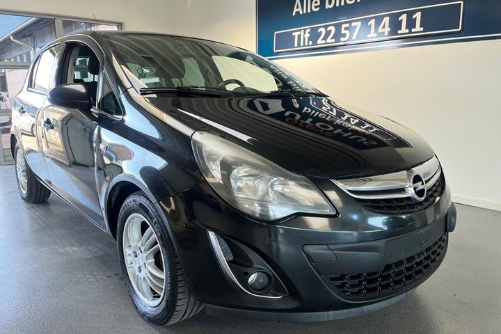 Sort Opel Corsa fra 2013
