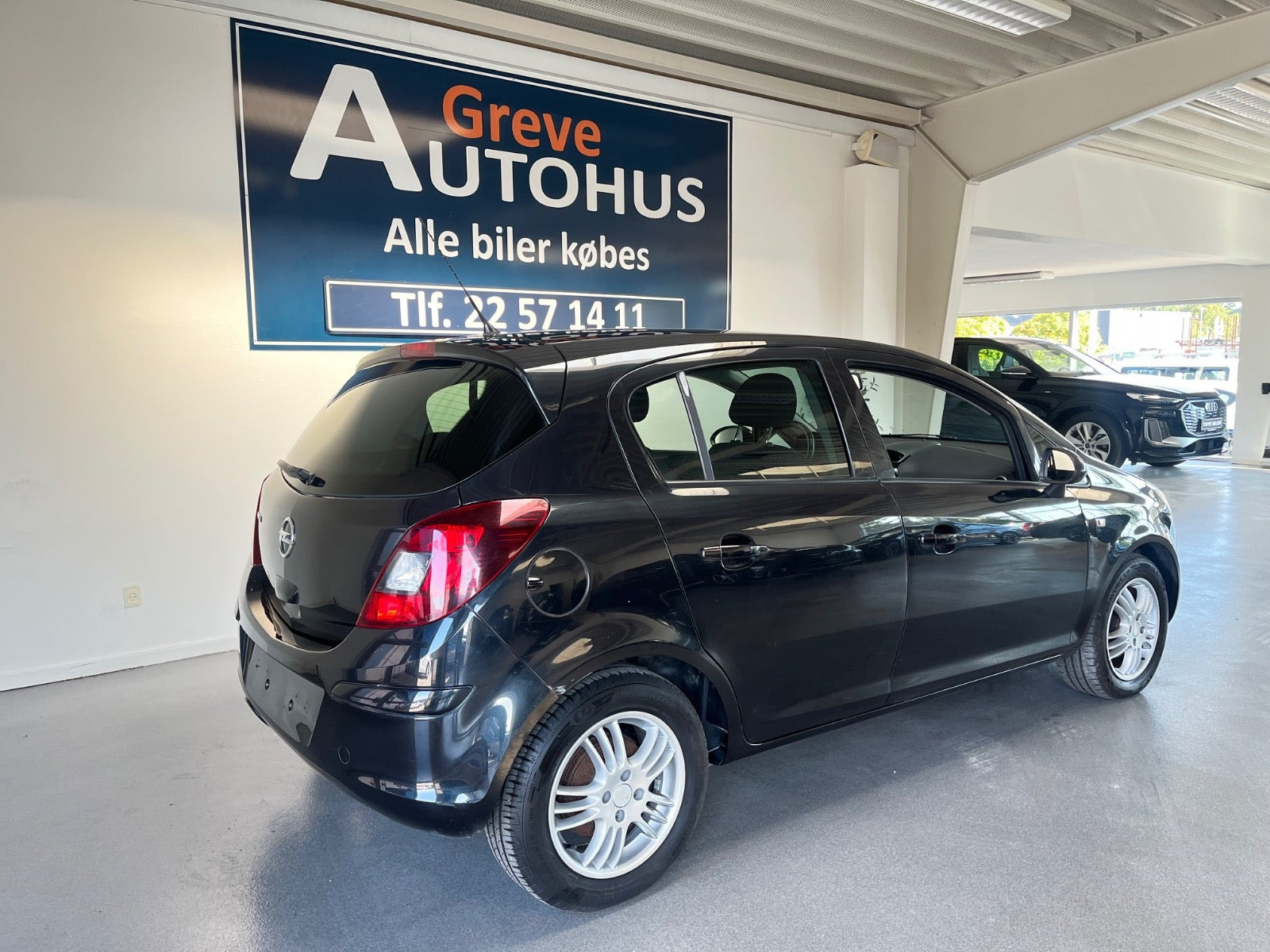 Sort Opel Corsa fra 2013