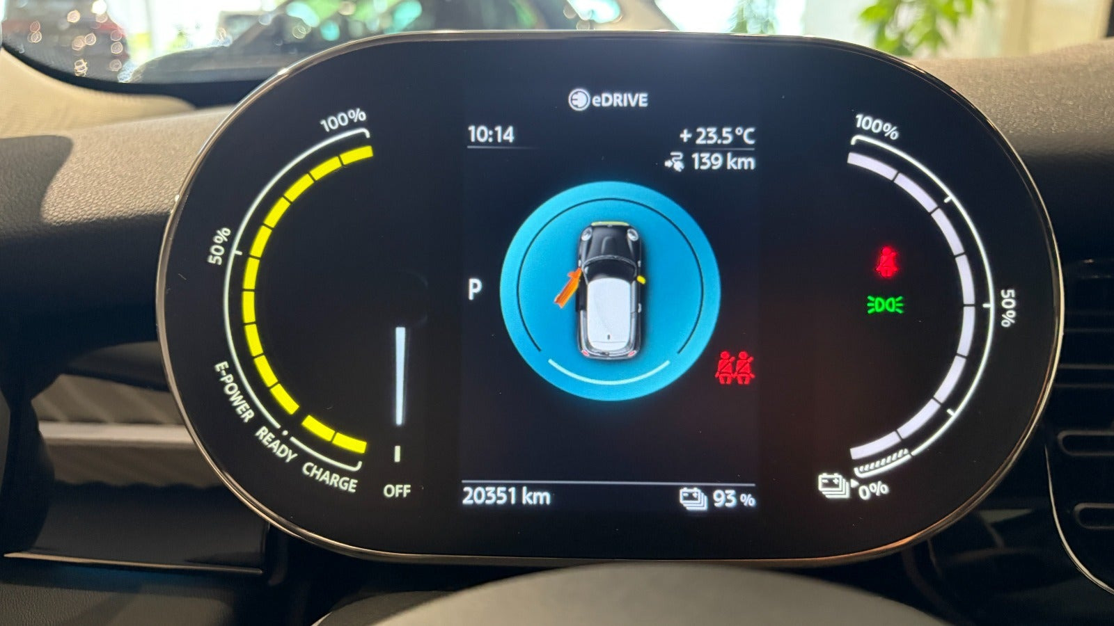 Hvid Mini Cooper SE fra 2023