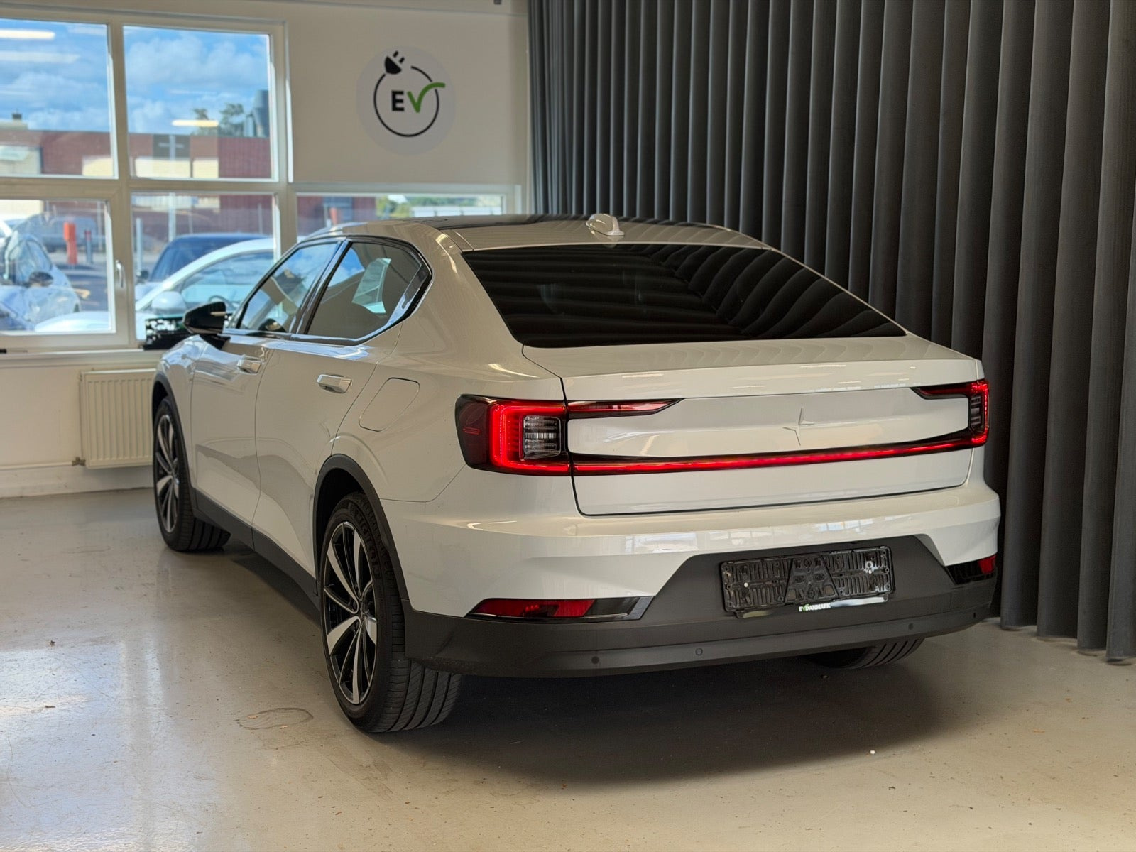 Hvid Polestar 2 fra 2022