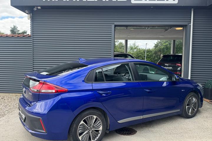 Blå Hyundai Ioniq fra 2020