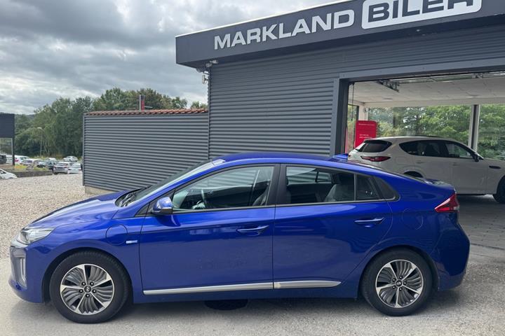 Blå Hyundai Ioniq fra 2020