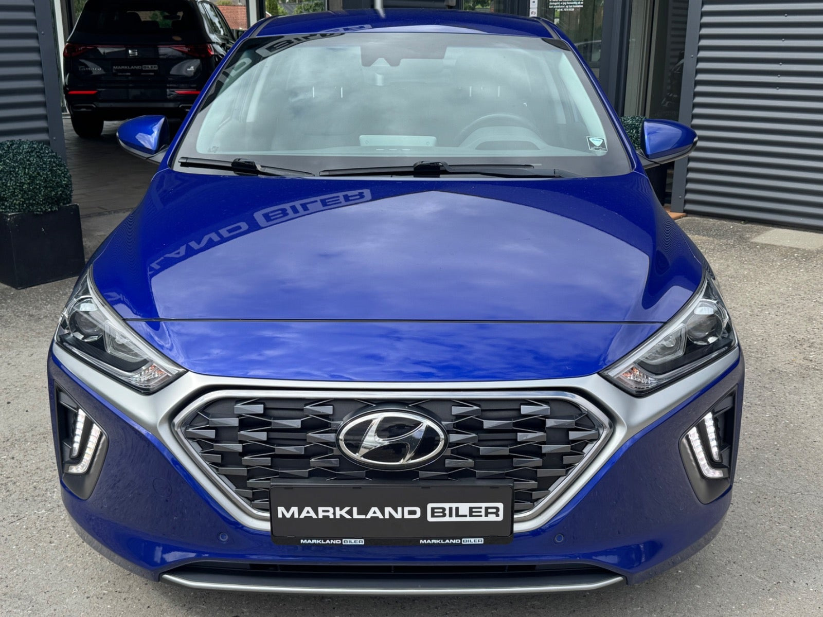 Blå Hyundai Ioniq fra 2020