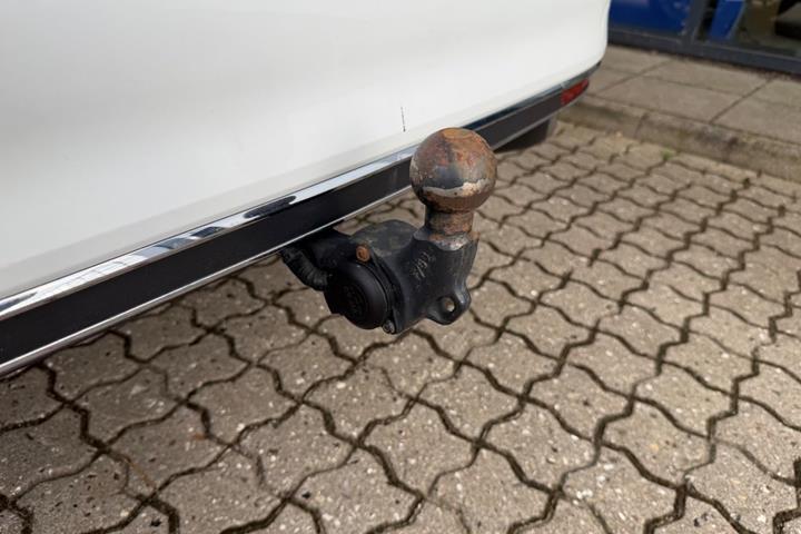 Hvid VW Passat fra 2020