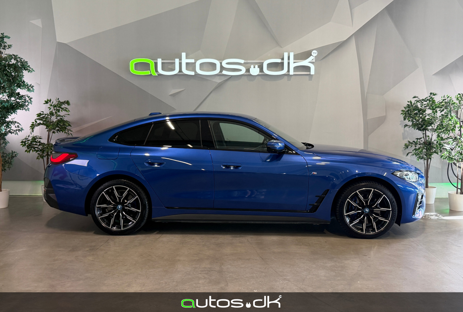 Blå BMW i4 fra 2023