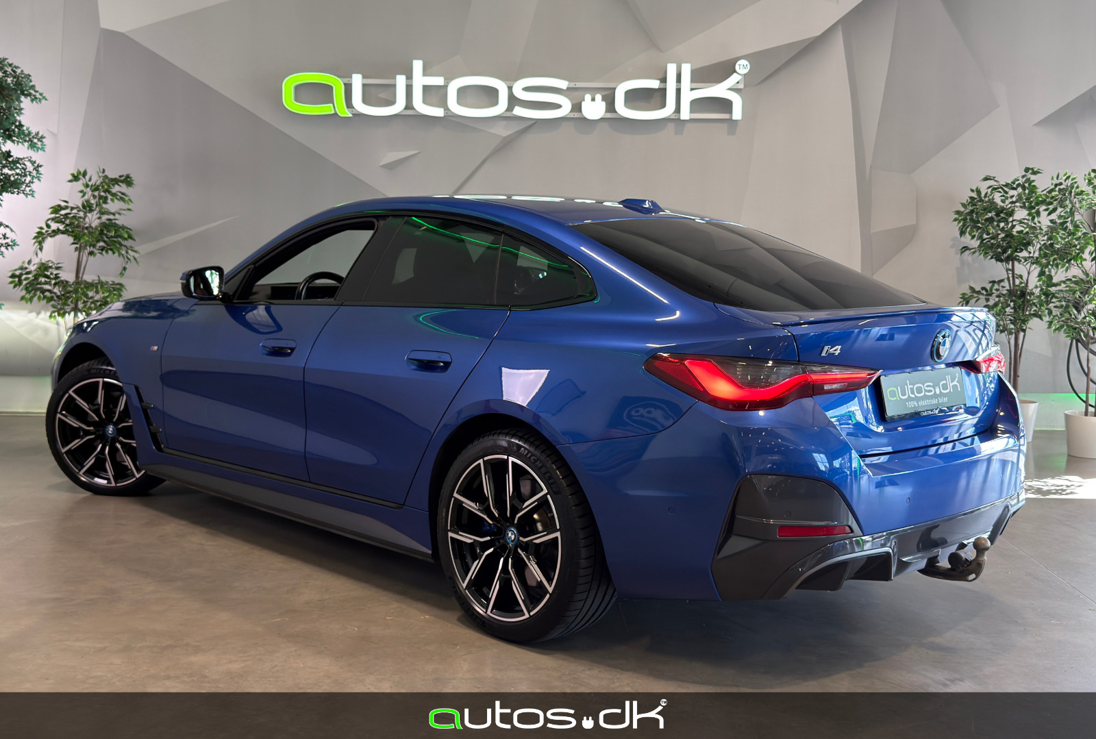 Blå BMW i4 fra 2023
