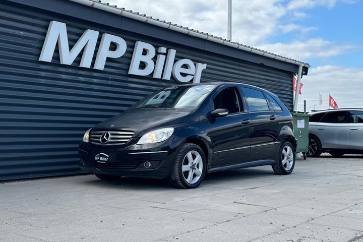 Sort Mercedes B200 fra 2008