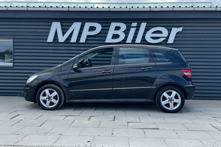 Sort Mercedes B200 fra 2008