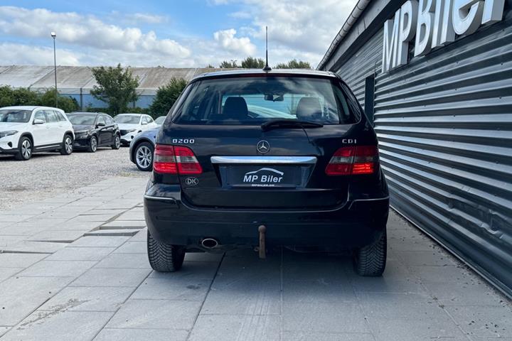 Sort Mercedes B200 fra 2008