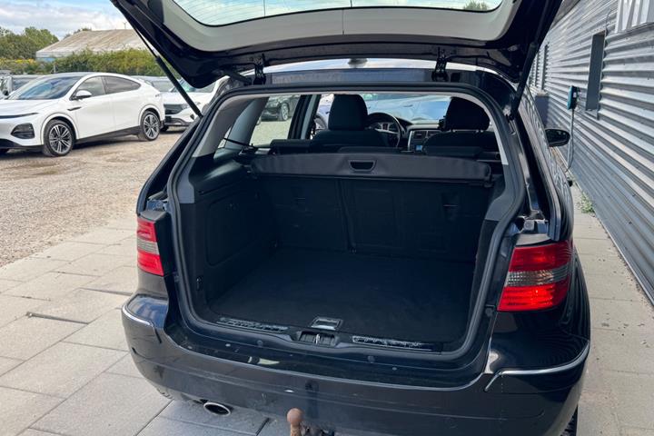 Sort Mercedes B200 fra 2008