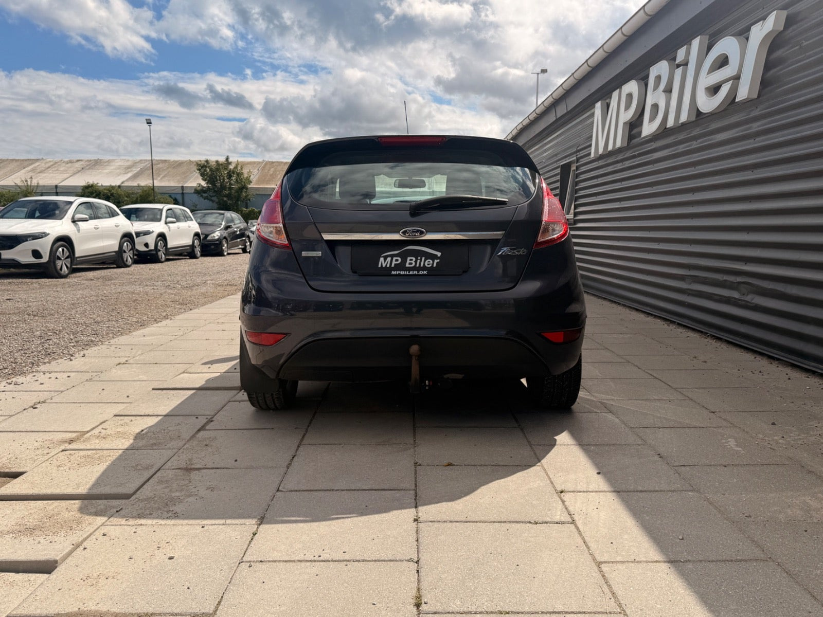 Grå Ford Fiesta fra 2014