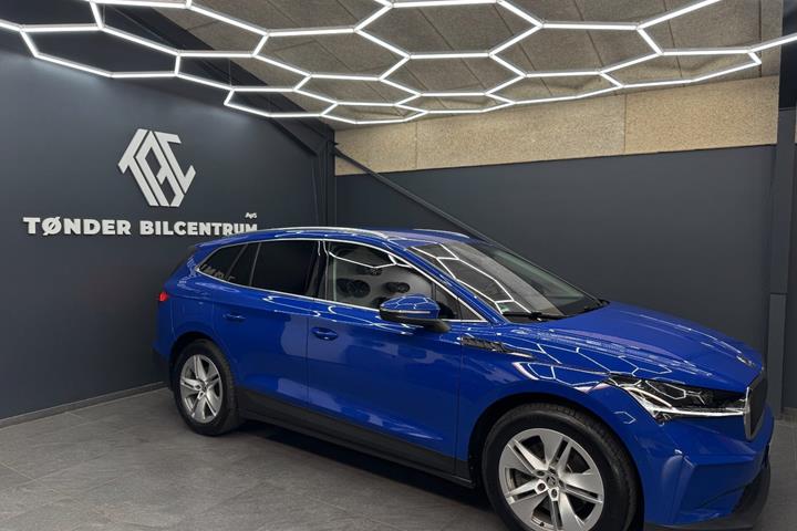 Blå Skoda Enyaq fra 2022
