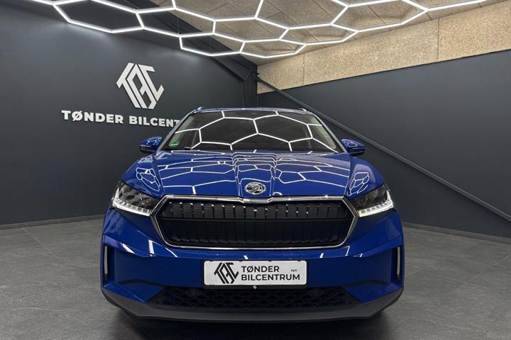 Blå Skoda Enyaq fra 2022