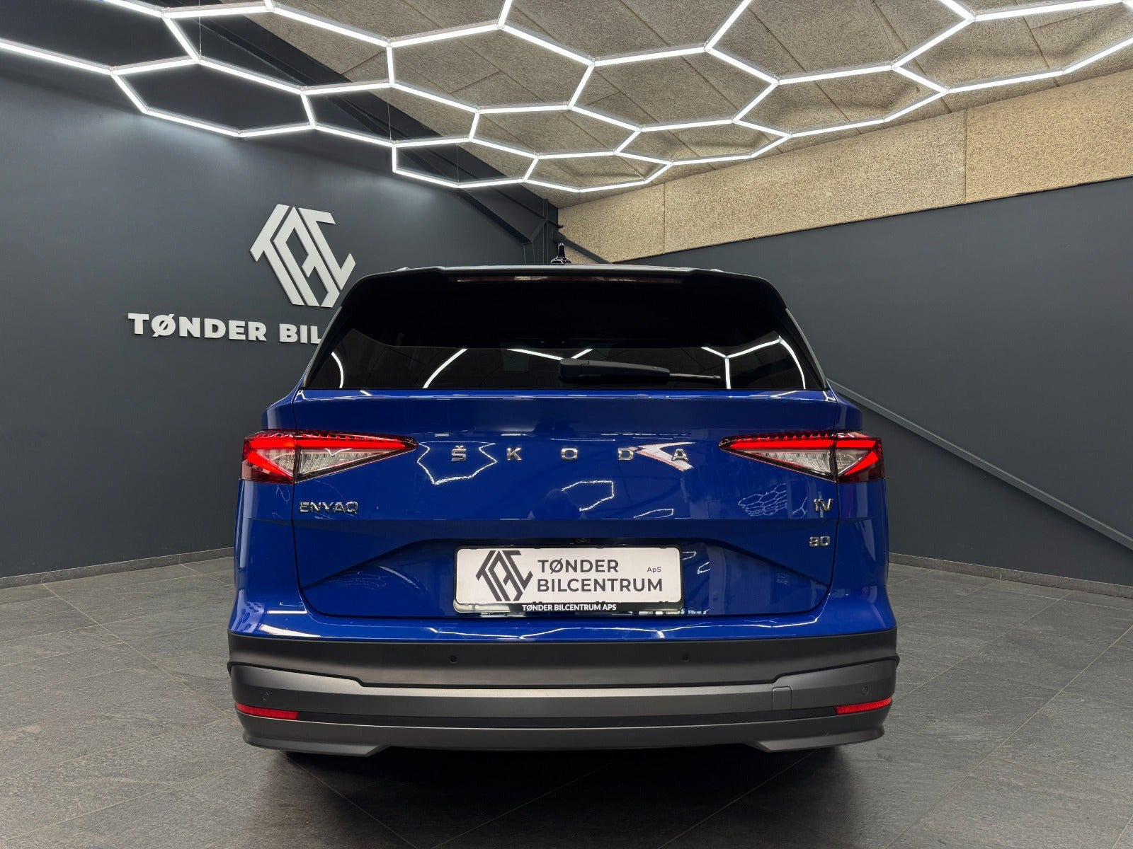 Blå Skoda Enyaq fra 2022
