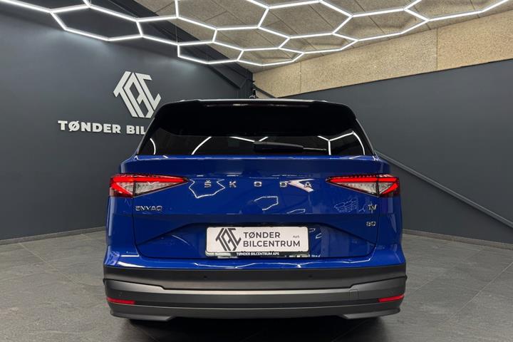 Blå Skoda Enyaq fra 2022