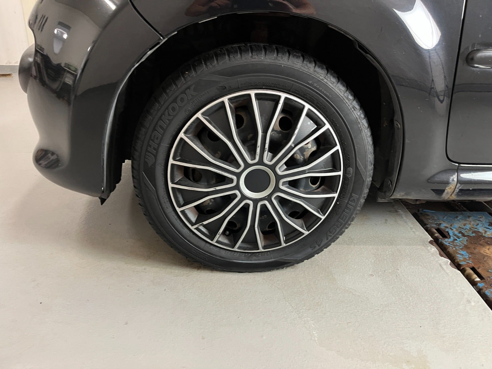 Sort Peugeot 107 fra 2006