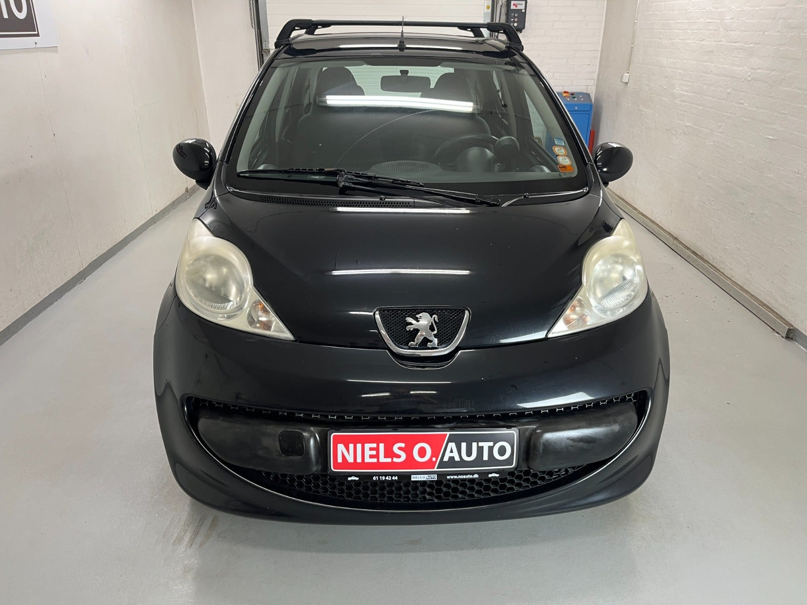 Sort Peugeot 107 fra 2006