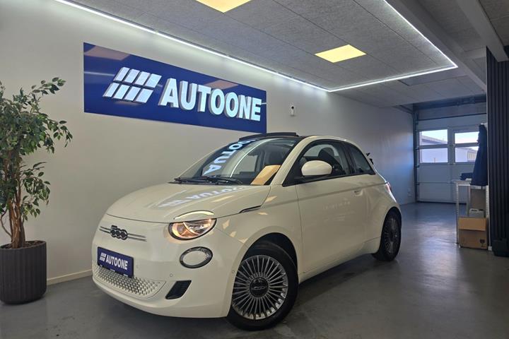 Hvid Fiat 500e fra 2023