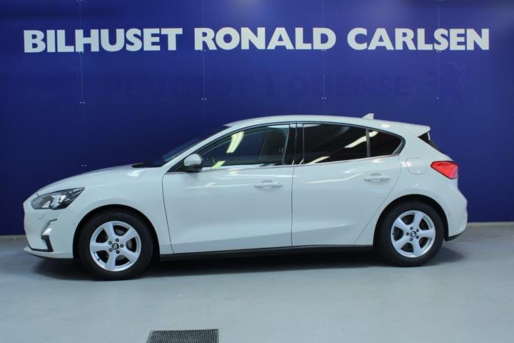 Beige Ford Focus fra 2020