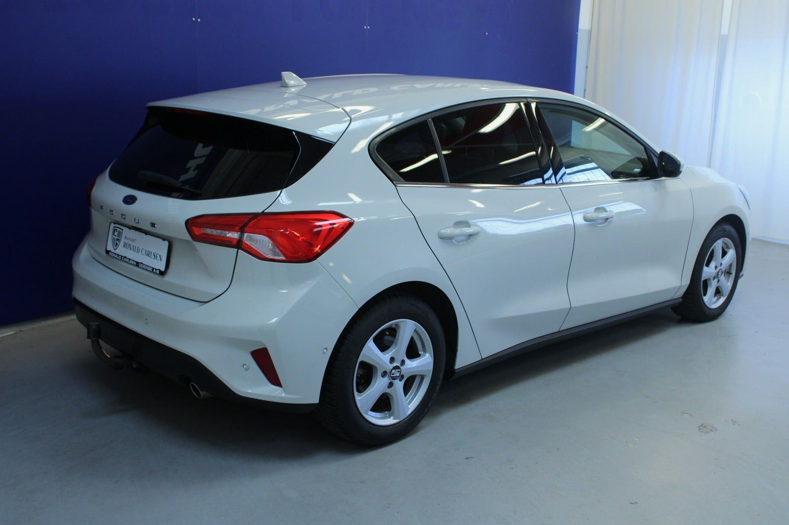 Beige Ford Focus fra 2020