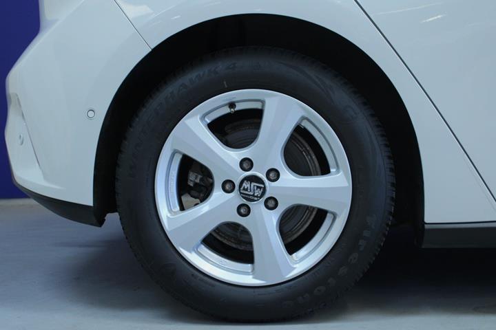 Beige Ford Focus fra 2020