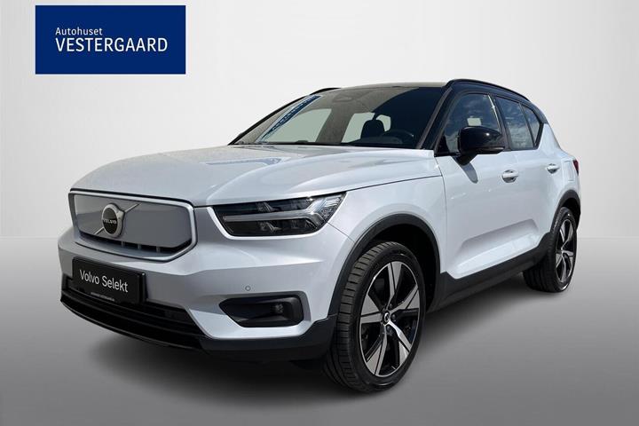 Sølv Volvo XC40 fra 2021