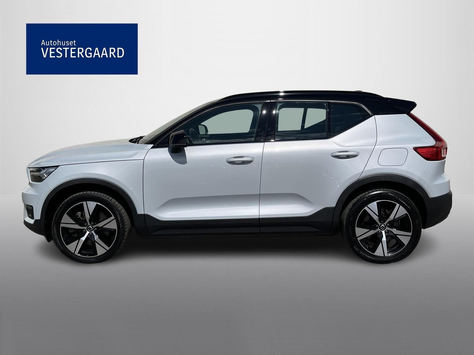 Sølv Volvo XC40 fra 2021