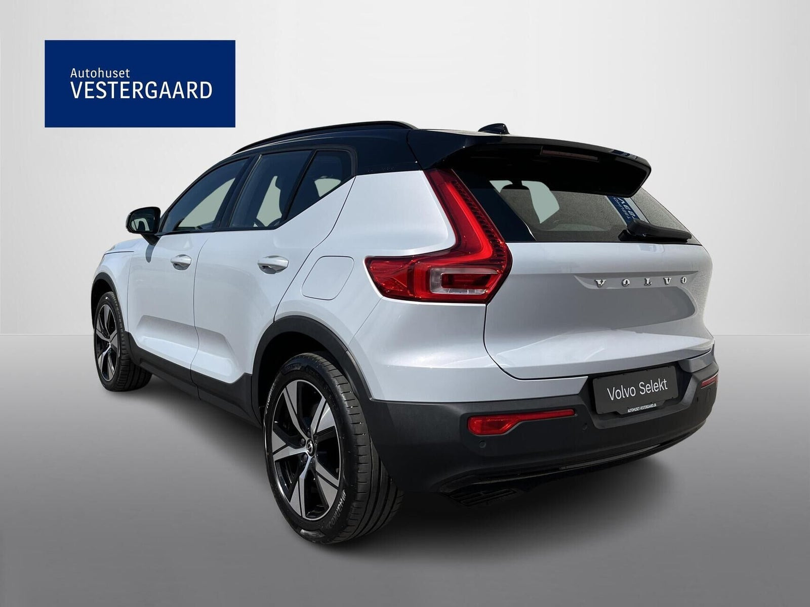 Sølv Volvo XC40 fra 2021
