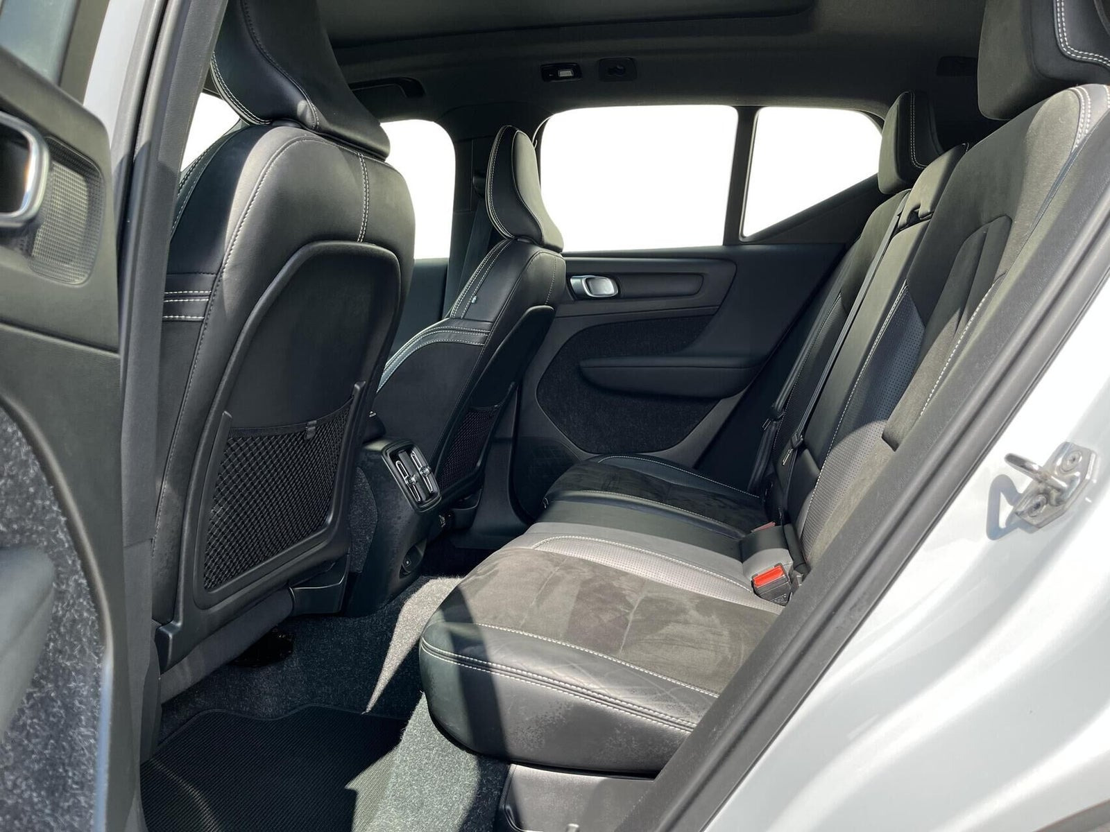 Sølv Volvo XC40 fra 2021