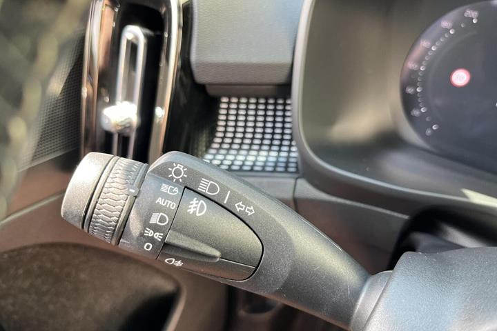 Sølv Volvo XC40 fra 2021