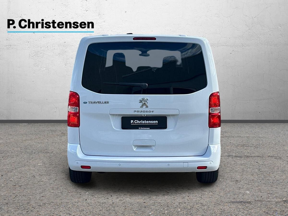 Hvid Peugeot e-Traveller fra 2022