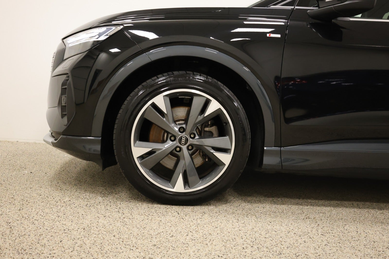 Sort Audi Q4 e-tron fra 2021